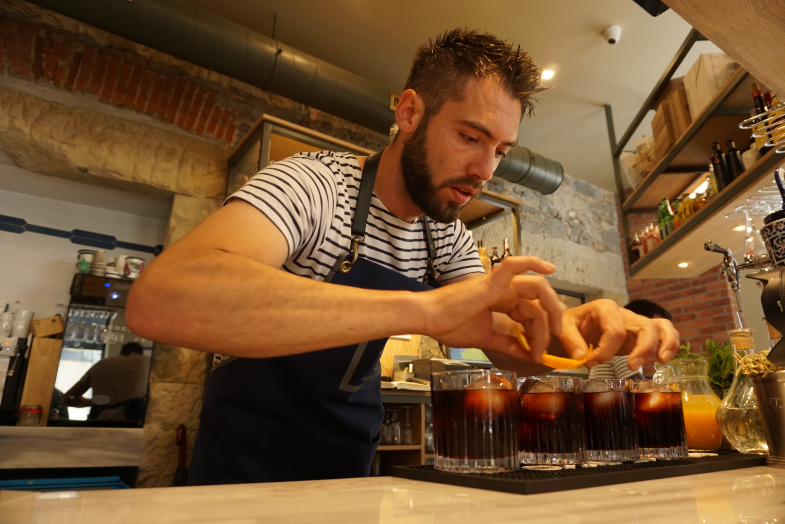 Aperitivo sabroso este fin de semana con tu Martini disfruta de una Gamba 